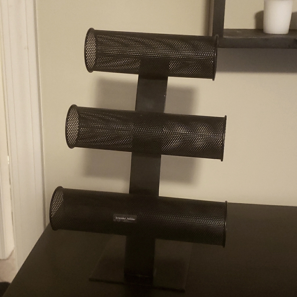 3 tier bracelet holder
